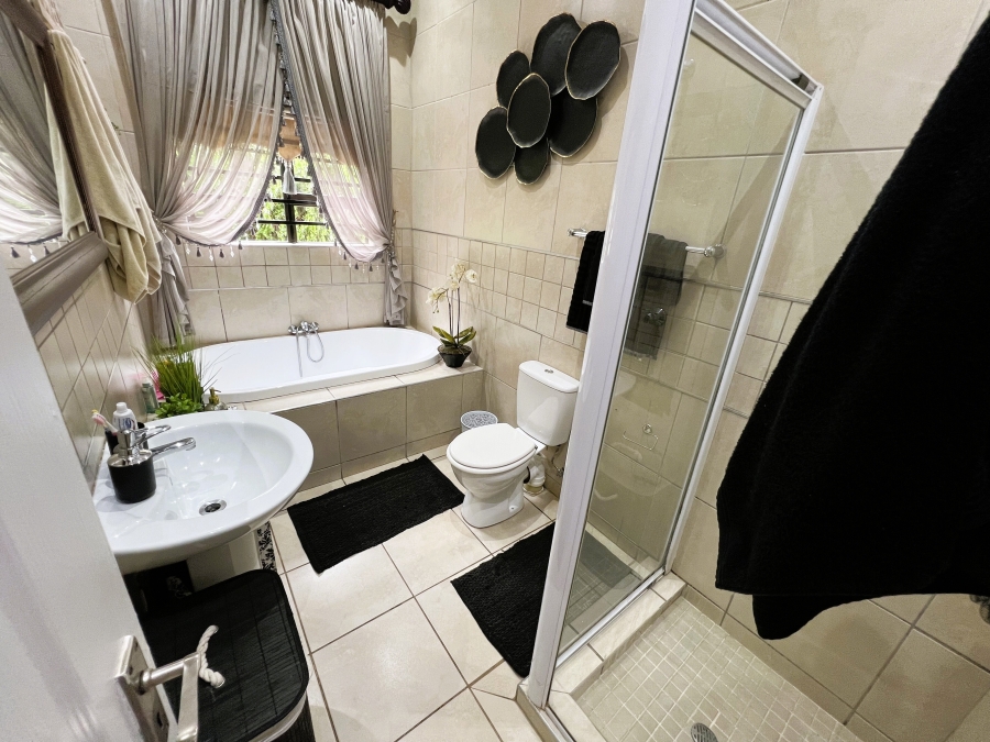 3 Bedroom Property for Sale in Wilkoppies North West